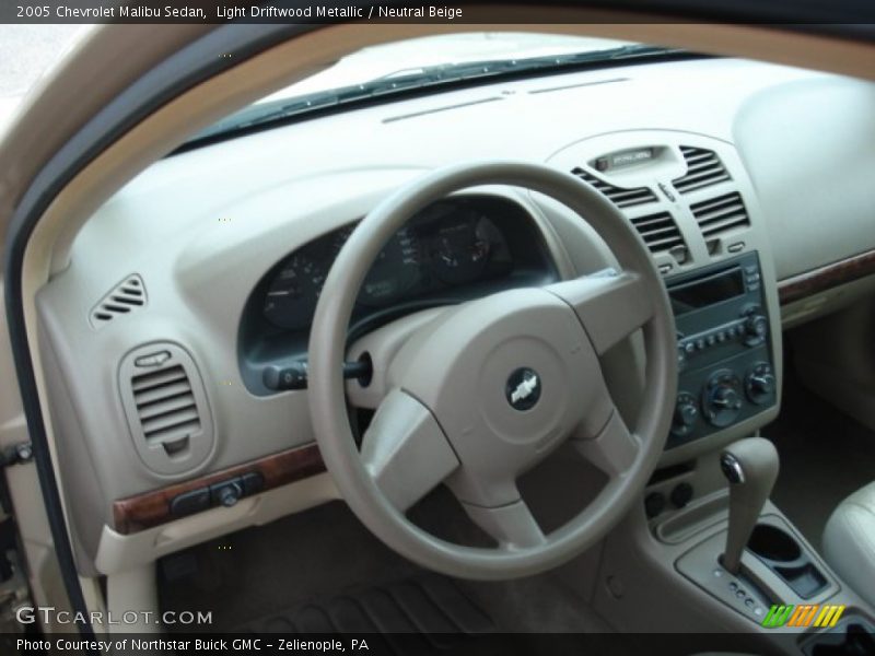 Light Driftwood Metallic / Neutral Beige 2005 Chevrolet Malibu Sedan