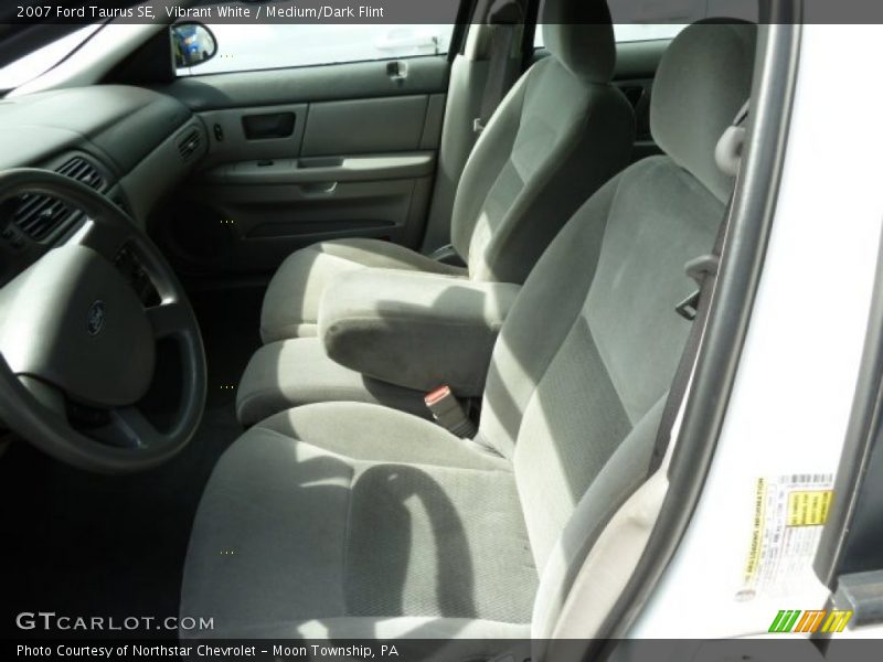 Vibrant White / Medium/Dark Flint 2007 Ford Taurus SE