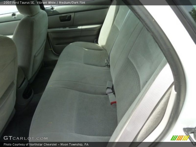 Vibrant White / Medium/Dark Flint 2007 Ford Taurus SE