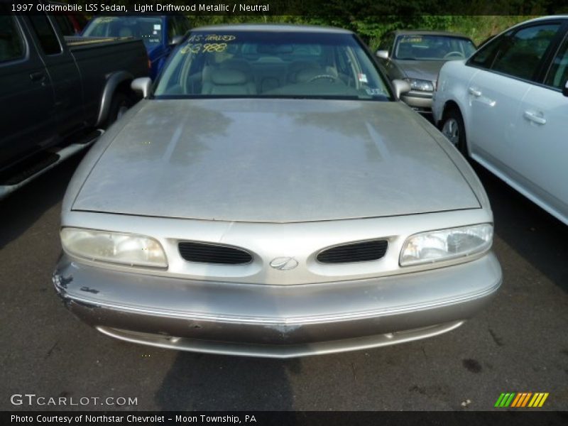 Light Driftwood Metallic / Neutral 1997 Oldsmobile LSS Sedan