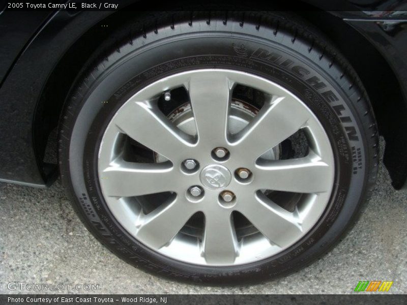 Black / Gray 2005 Toyota Camry LE