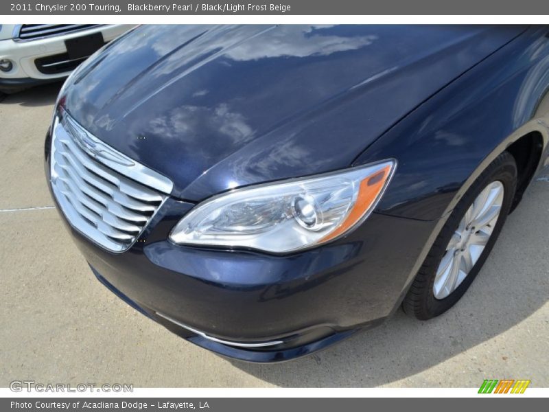 Blackberry Pearl / Black/Light Frost Beige 2011 Chrysler 200 Touring