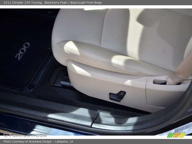 Blackberry Pearl / Black/Light Frost Beige 2011 Chrysler 200 Touring