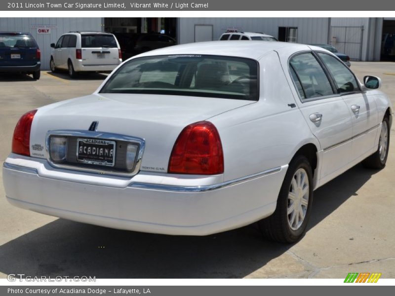Vibrant White / Light Camel 2011 Lincoln Town Car Signature Limited