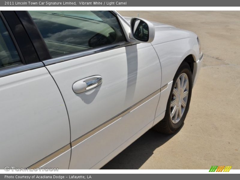 Vibrant White / Light Camel 2011 Lincoln Town Car Signature Limited