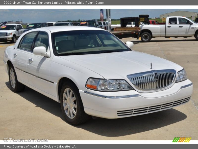 Vibrant White / Light Camel 2011 Lincoln Town Car Signature Limited