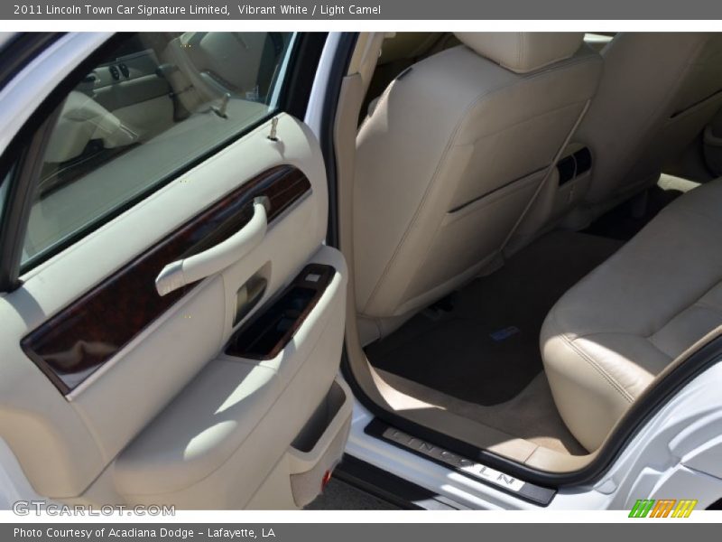 Vibrant White / Light Camel 2011 Lincoln Town Car Signature Limited