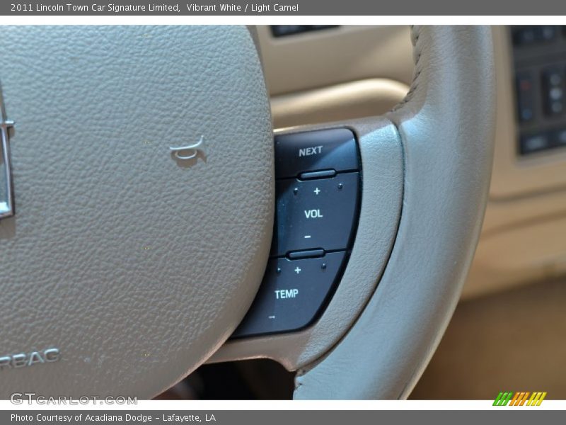 Vibrant White / Light Camel 2011 Lincoln Town Car Signature Limited
