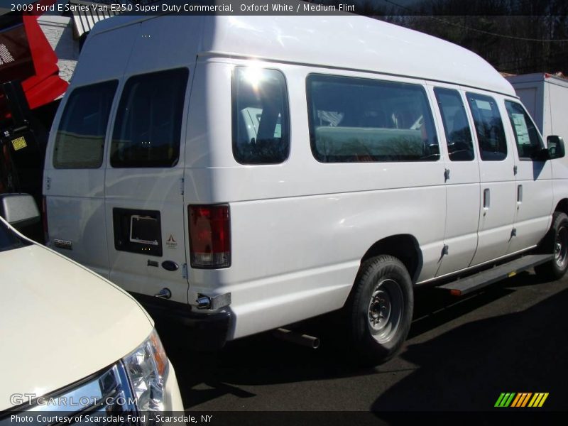 Oxford White / Medium Flint 2009 Ford E Series Van E250 Super Duty Commercial