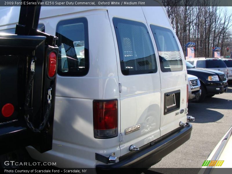 Oxford White / Medium Flint 2009 Ford E Series Van E250 Super Duty Commercial