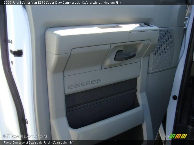 Oxford White / Medium Flint 2009 Ford E Series Van E250 Super Duty Commercial