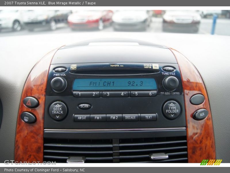 Audio System of 2007 Sienna XLE
