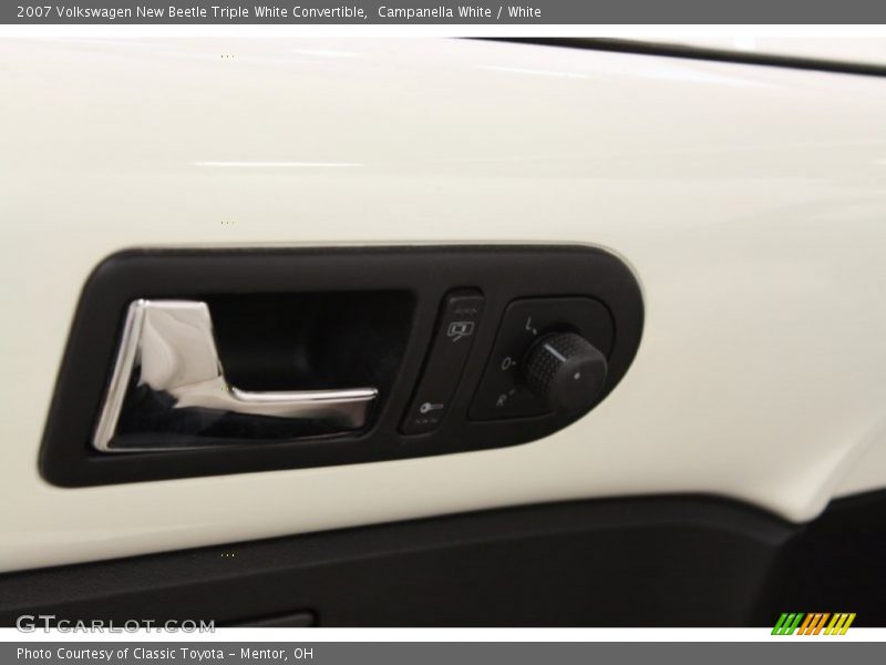 Controls of 2007 New Beetle Triple White Convertible
