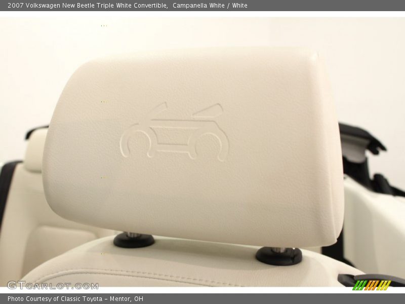  2007 New Beetle Triple White Convertible Logo