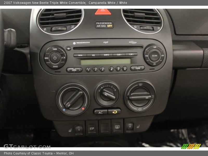 Controls of 2007 New Beetle Triple White Convertible
