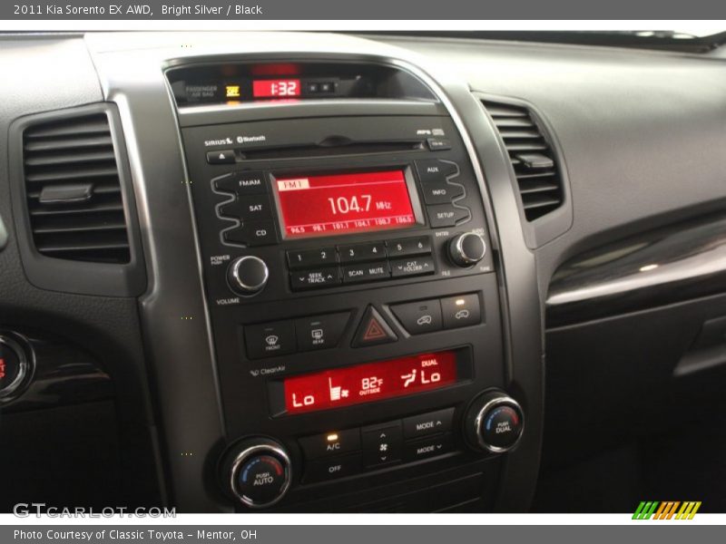 Bright Silver / Black 2011 Kia Sorento EX AWD