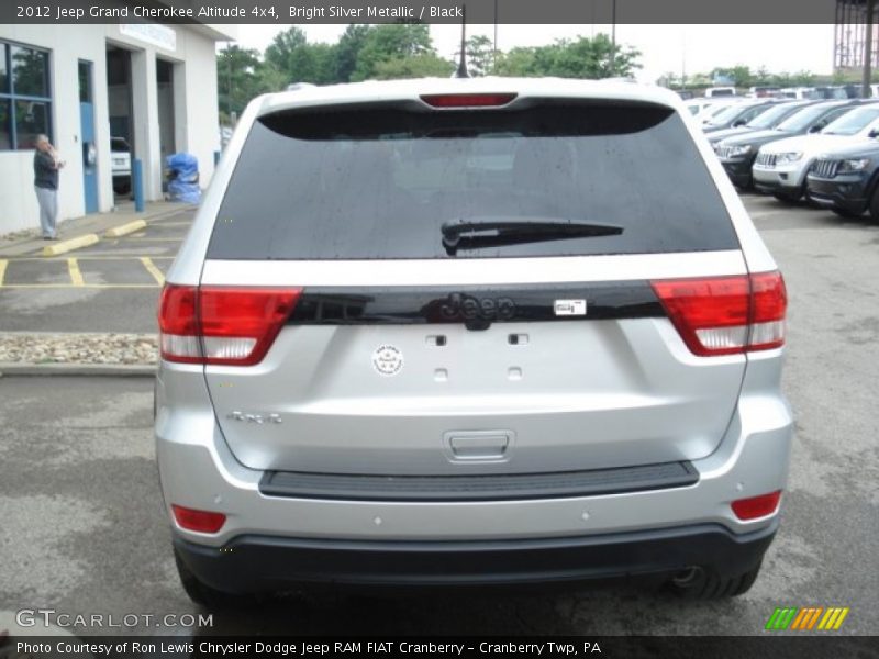 Bright Silver Metallic / Black 2012 Jeep Grand Cherokee Altitude 4x4