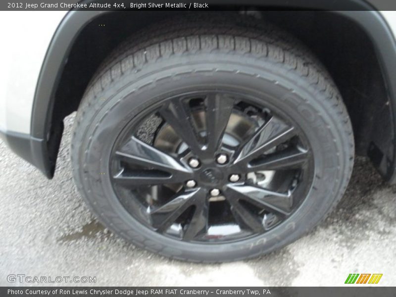 Bright Silver Metallic / Black 2012 Jeep Grand Cherokee Altitude 4x4