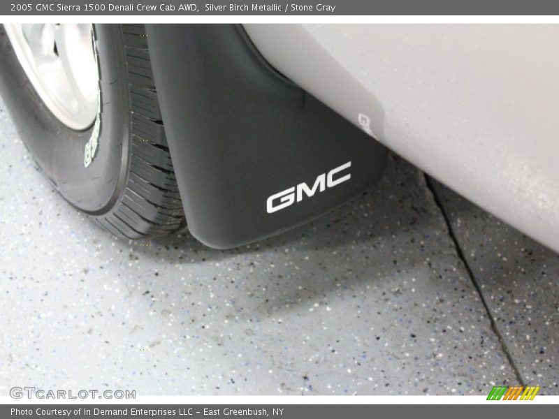 Silver Birch Metallic / Stone Gray 2005 GMC Sierra 1500 Denali Crew Cab AWD