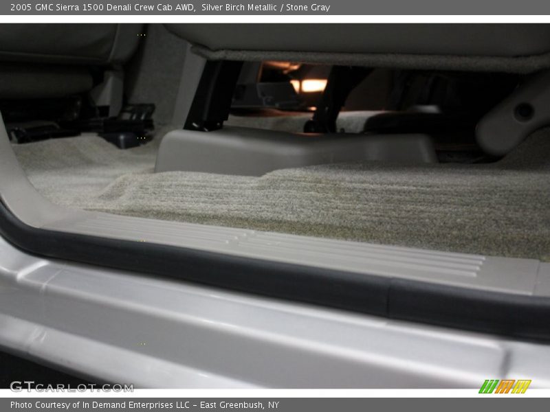 Silver Birch Metallic / Stone Gray 2005 GMC Sierra 1500 Denali Crew Cab AWD