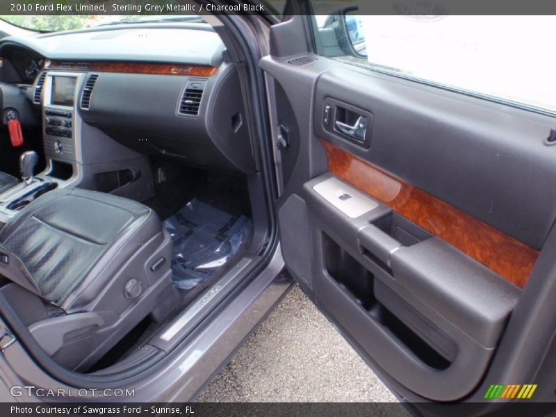 Sterling Grey Metallic / Charcoal Black 2010 Ford Flex Limited