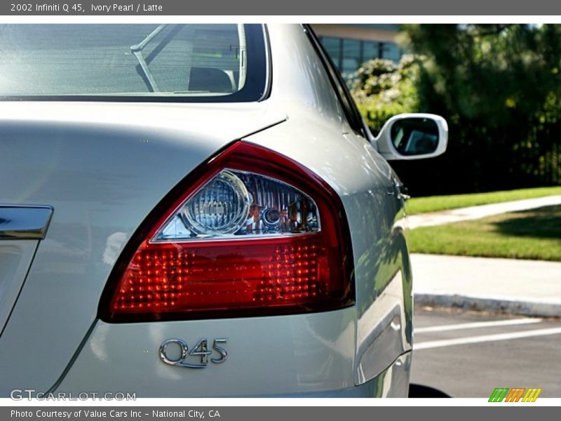 Ivory Pearl / Latte 2002 Infiniti Q 45