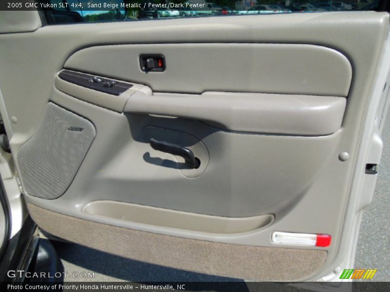 Sand Beige Metallic / Pewter/Dark Pewter 2005 GMC Yukon SLT 4x4