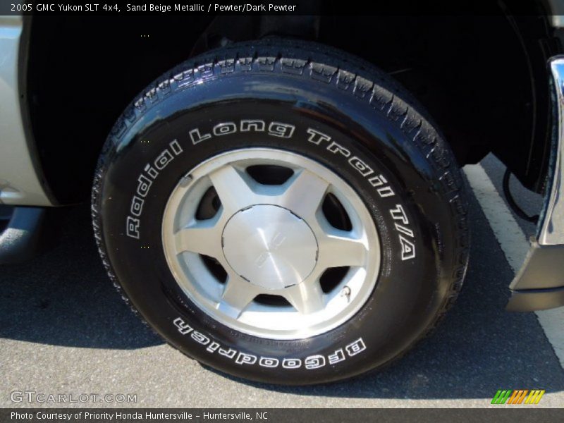 Sand Beige Metallic / Pewter/Dark Pewter 2005 GMC Yukon SLT 4x4