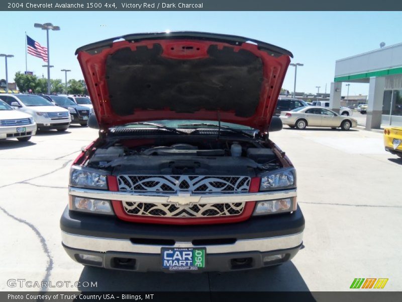 Victory Red / Dark Charcoal 2004 Chevrolet Avalanche 1500 4x4