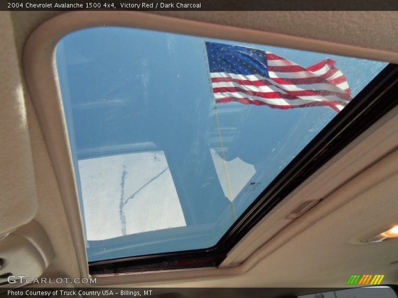 Victory Red / Dark Charcoal 2004 Chevrolet Avalanche 1500 4x4