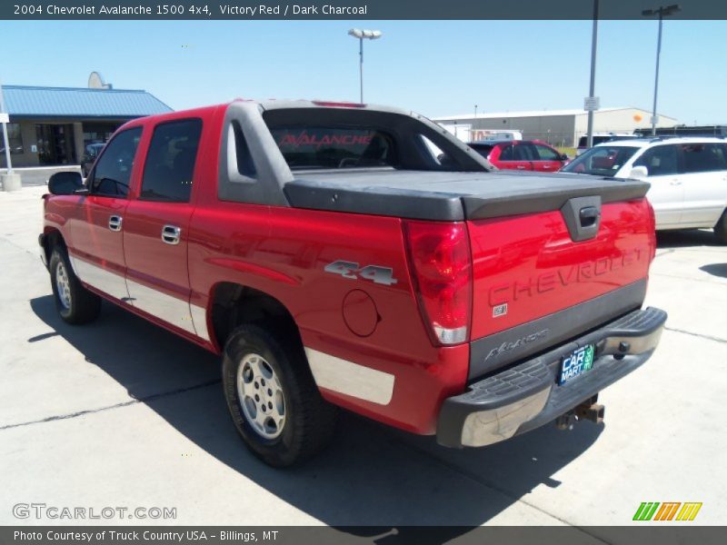 Victory Red / Dark Charcoal 2004 Chevrolet Avalanche 1500 4x4
