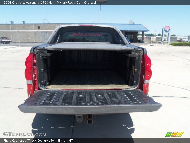 Victory Red / Dark Charcoal 2004 Chevrolet Avalanche 1500 4x4