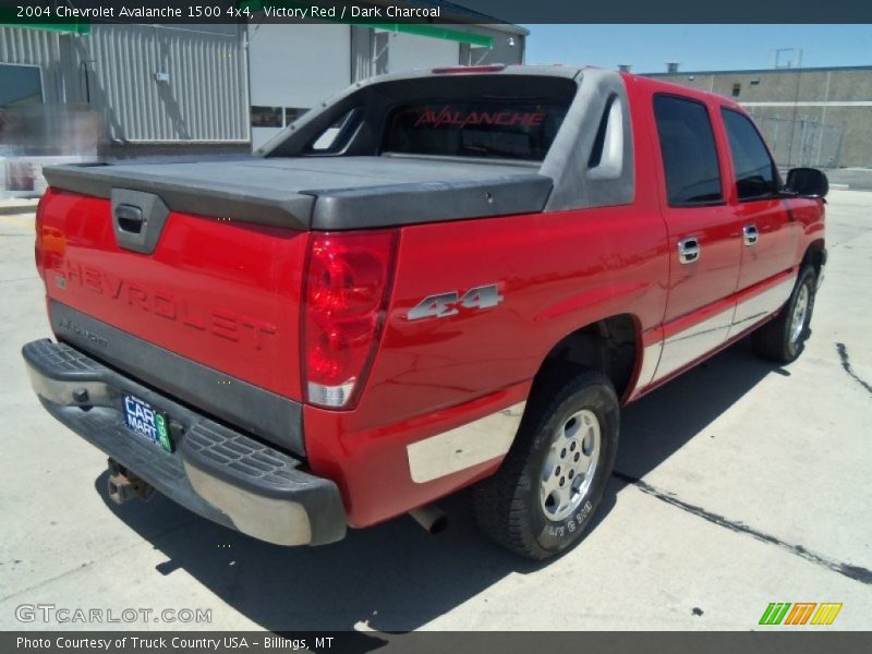 Victory Red / Dark Charcoal 2004 Chevrolet Avalanche 1500 4x4