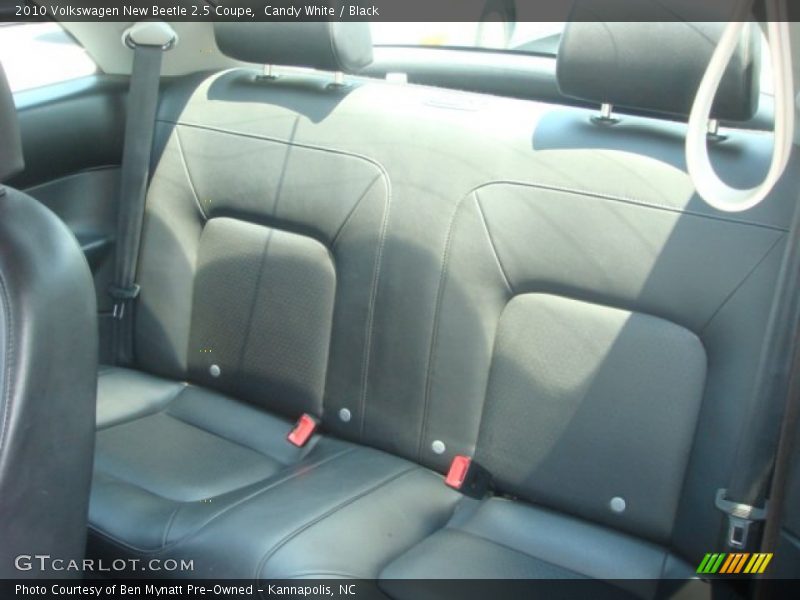 Candy White / Black 2010 Volkswagen New Beetle 2.5 Coupe