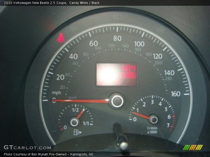Candy White / Black 2010 Volkswagen New Beetle 2.5 Coupe