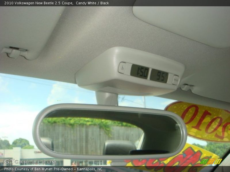 Candy White / Black 2010 Volkswagen New Beetle 2.5 Coupe