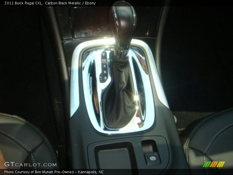 Carbon Black Metallic / Ebony 2011 Buick Regal CXL