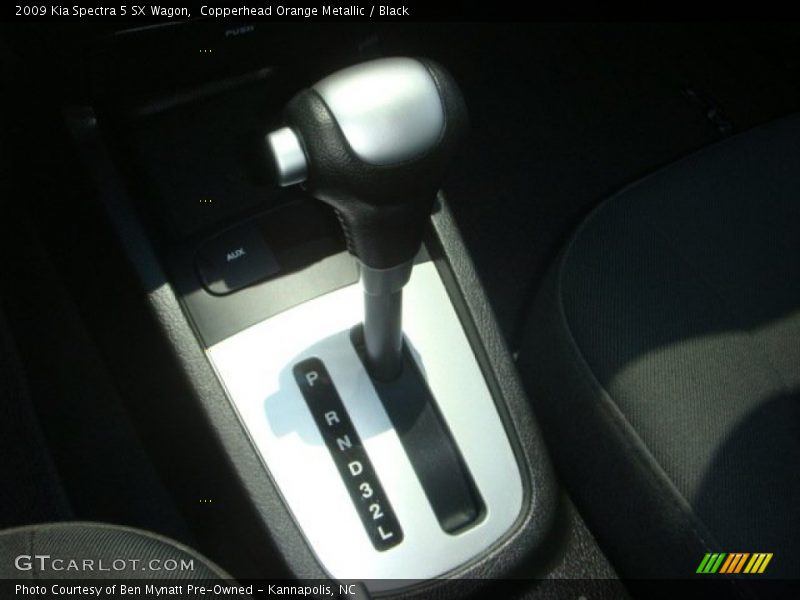 Copperhead Orange Metallic / Black 2009 Kia Spectra 5 SX Wagon