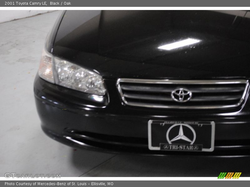 Black / Oak 2001 Toyota Camry LE
