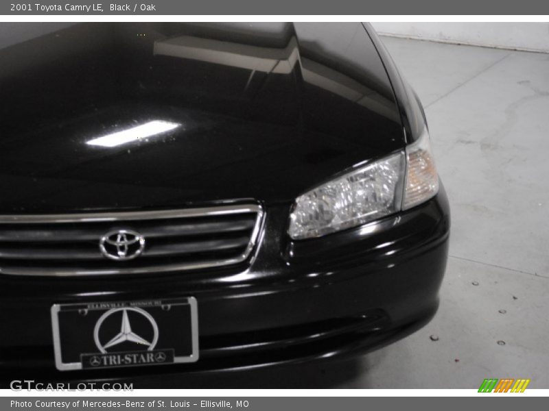 Black / Oak 2001 Toyota Camry LE
