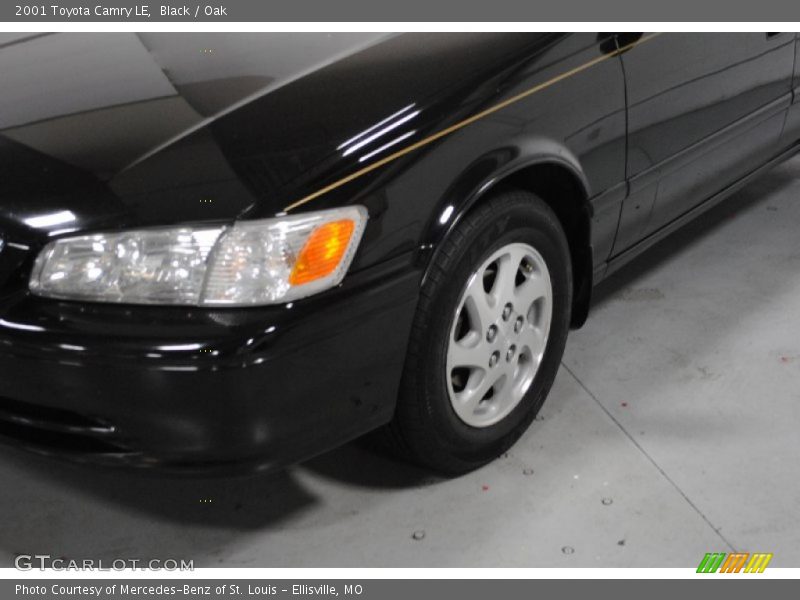 Black / Oak 2001 Toyota Camry LE