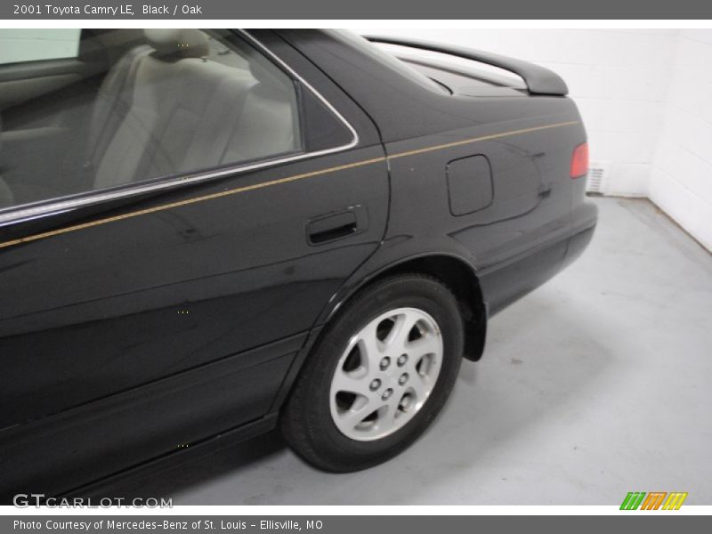 Black / Oak 2001 Toyota Camry LE