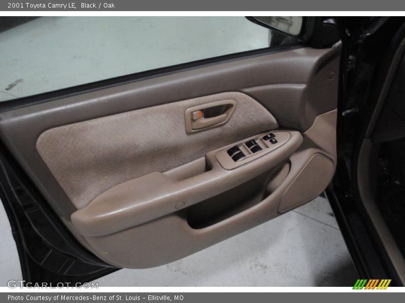 Black / Oak 2001 Toyota Camry LE