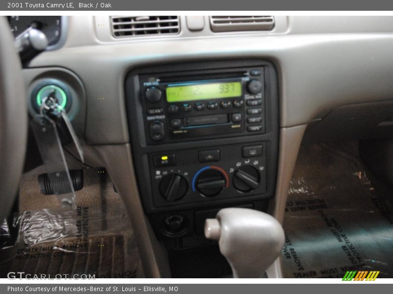 Black / Oak 2001 Toyota Camry LE