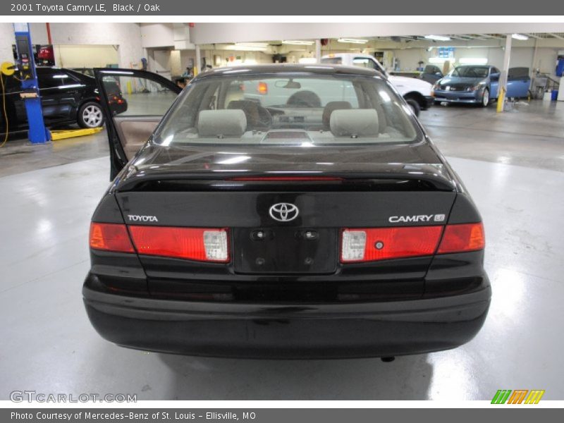 Black / Oak 2001 Toyota Camry LE