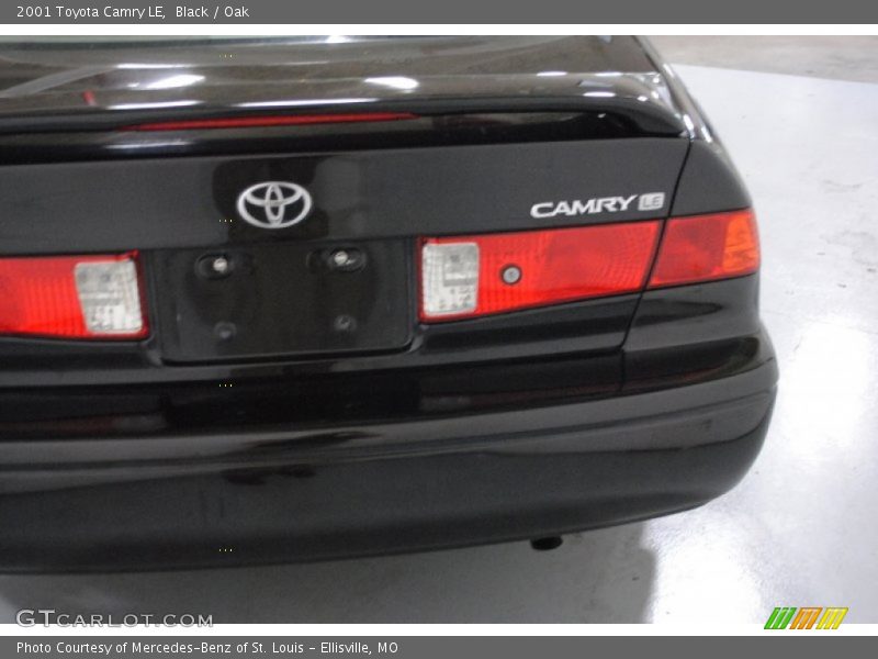 Black / Oak 2001 Toyota Camry LE