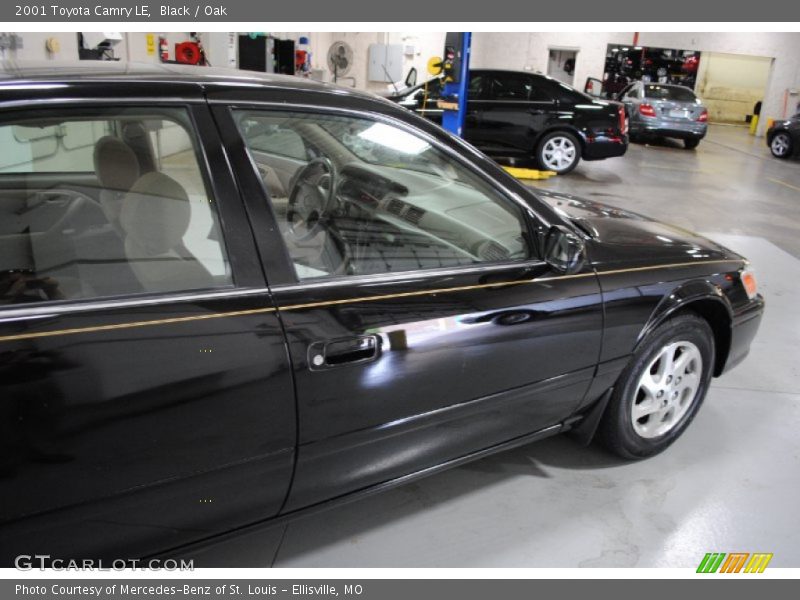 Black / Oak 2001 Toyota Camry LE