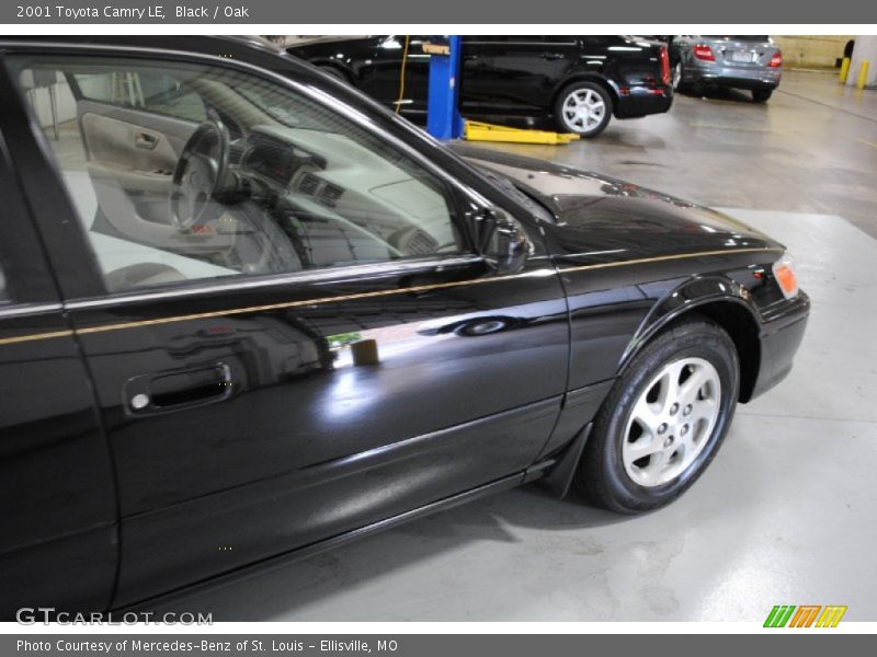 Black / Oak 2001 Toyota Camry LE