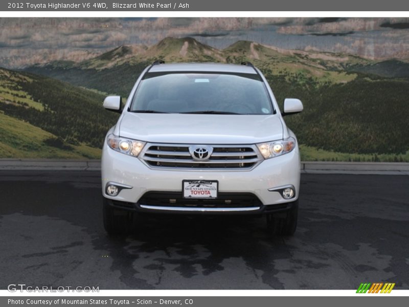 Blizzard White Pearl / Ash 2012 Toyota Highlander V6 4WD