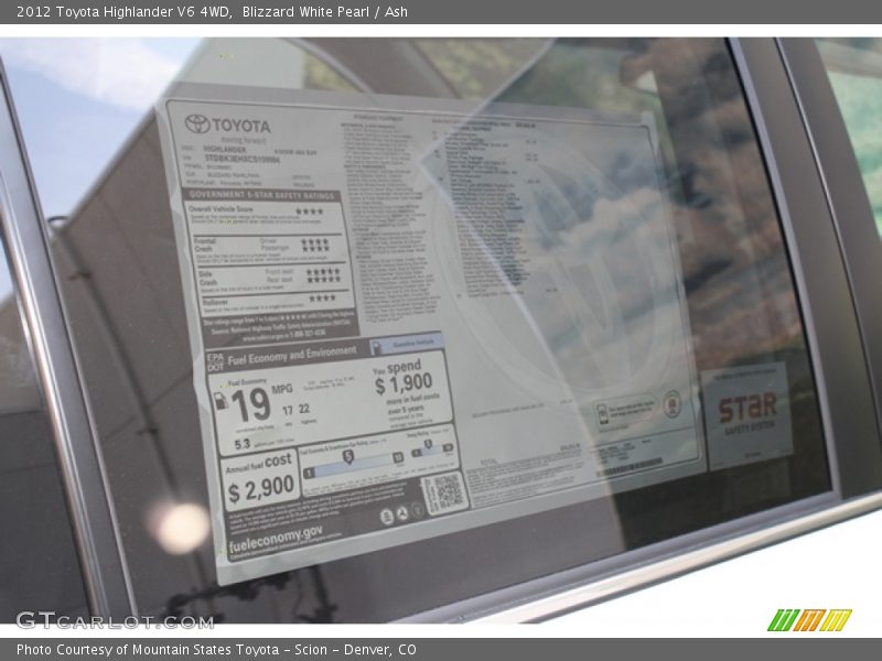 Blizzard White Pearl / Ash 2012 Toyota Highlander V6 4WD